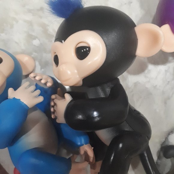 Monkey Interactive Electronic Fingers Smart Toy Kids  -two toys in o… - Picture 4 of 5